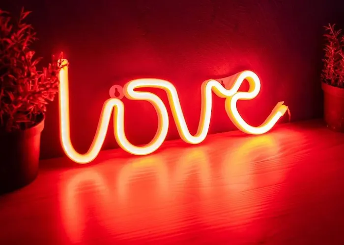 Апартаменты Le Pont Des Amoureux Jacuzzi Wifi *